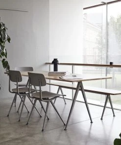 Hay Pyramid Table 02