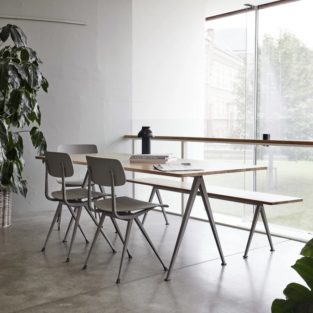 Hay Pyramid Table 02