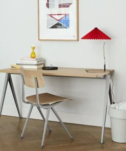 Hay Pyramid Table 01